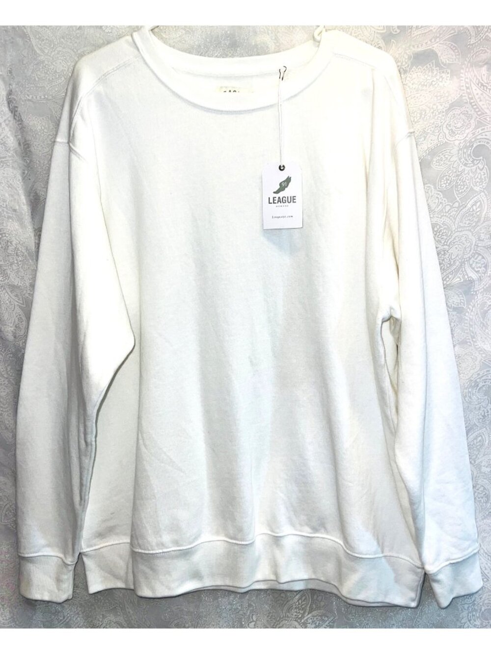 NWT Women’s League Essential White Crewneck Sweatshirt X-Large Made In Pakistan